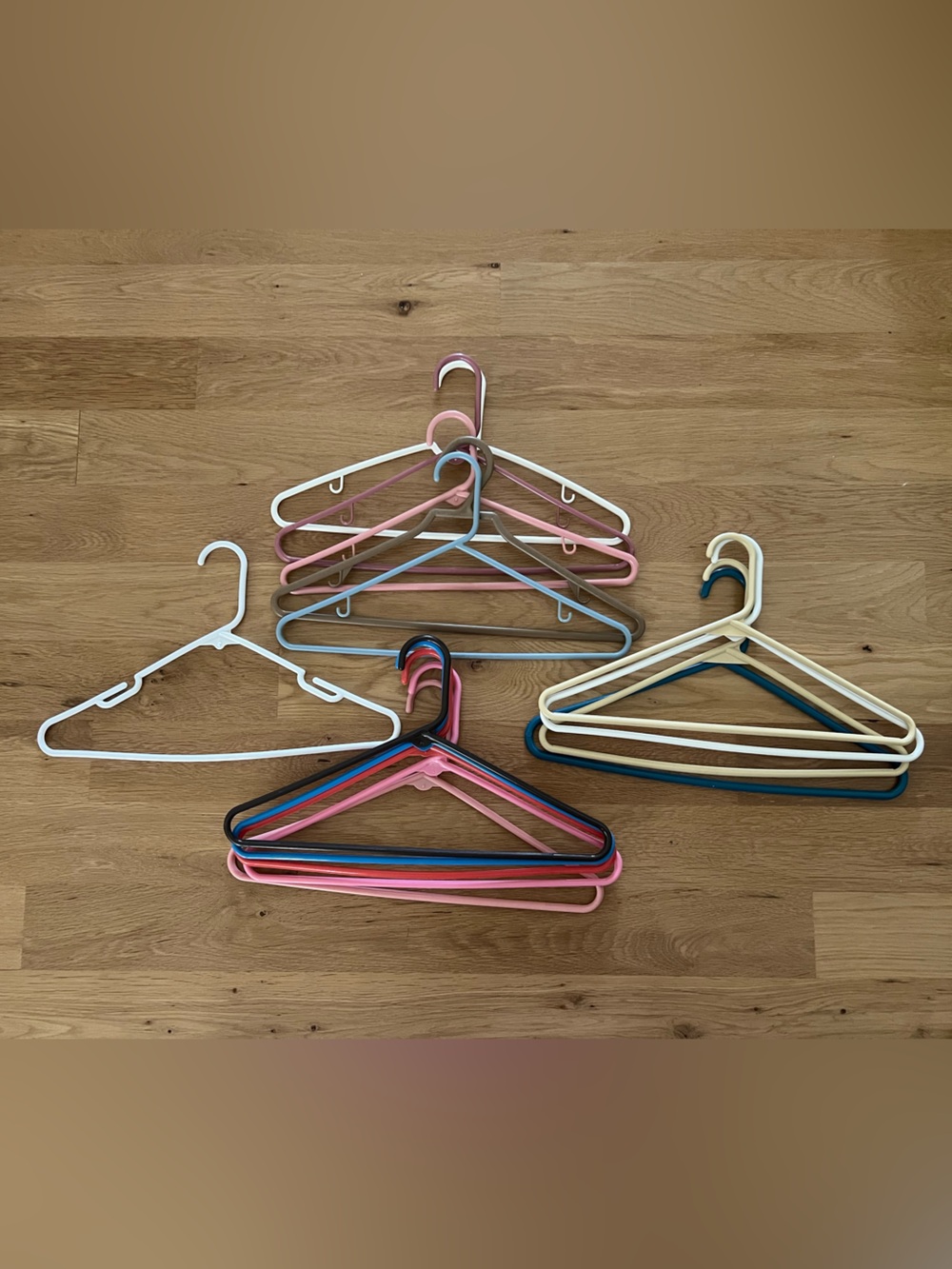 15 Colorful Adult Plastic Clothes Hangers - Mixed Set
